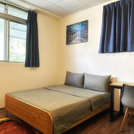 Dulan The Travel Bug Bistro Inn Donghe Exterior foto