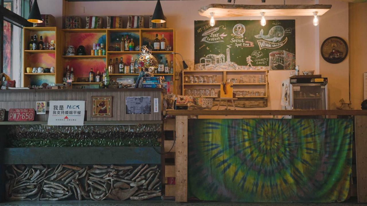 Dulan The Travel Bug Bistro Inn Donghe Exterior foto